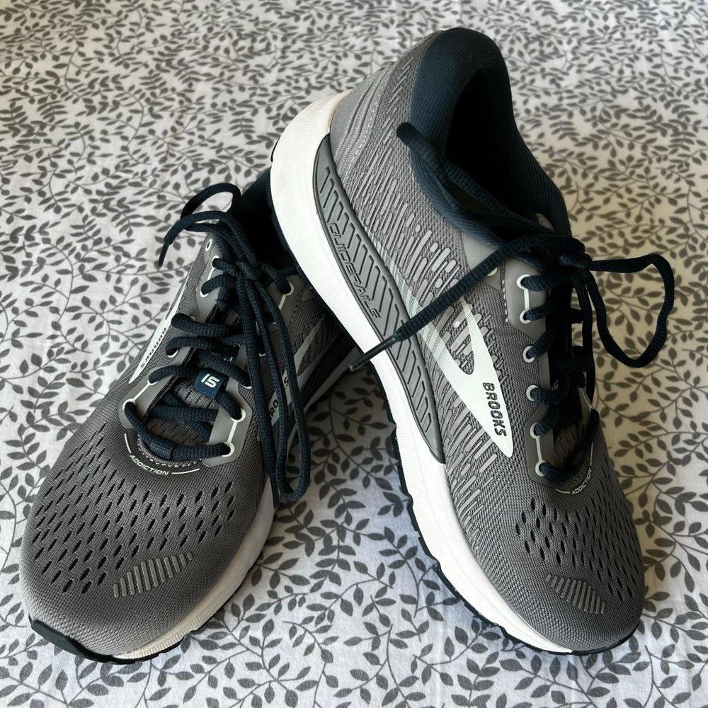 Brooks Addiction GTS 15 - Size 8.5 womens